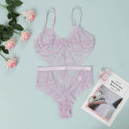 Body Madeleine NuAuge Roxo, frente, renda floral delicada, com aro e alças reguláveis.