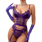 Body Vênus NuAuge roxo, vista frontal. Bojo com aro, renda floral, tule transparente, alças reguláveis e recortes vazados.