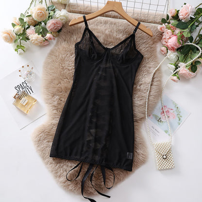 Body Eloïse preto, frente, em tule transparente ousado com renda floral, aro e alças reguláveis. Lingerie NuAuge.