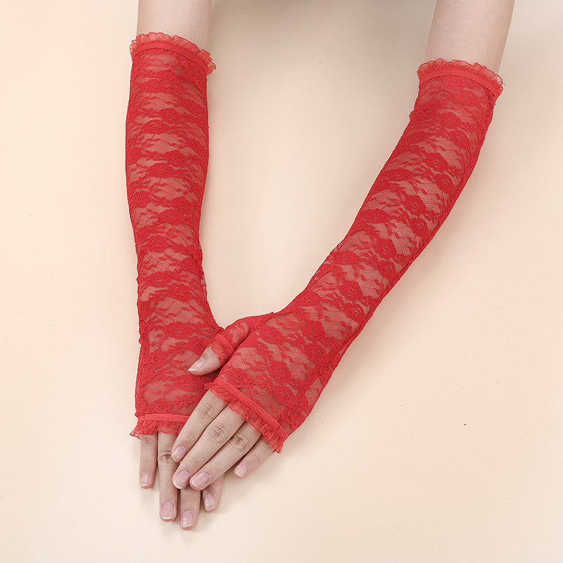 Luva Valeria vermelha de renda fingerless com padrão floral delicado, vista completa do produto NuAuge.