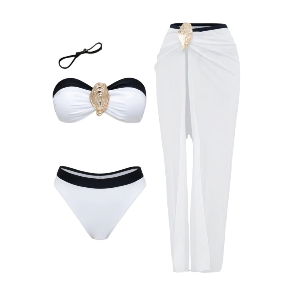 Conjunto Santorini branco NuAuge: Top tomara-que-caia bojo, broche dourado, calcinha e saia longa, faixas pretas. Frente.