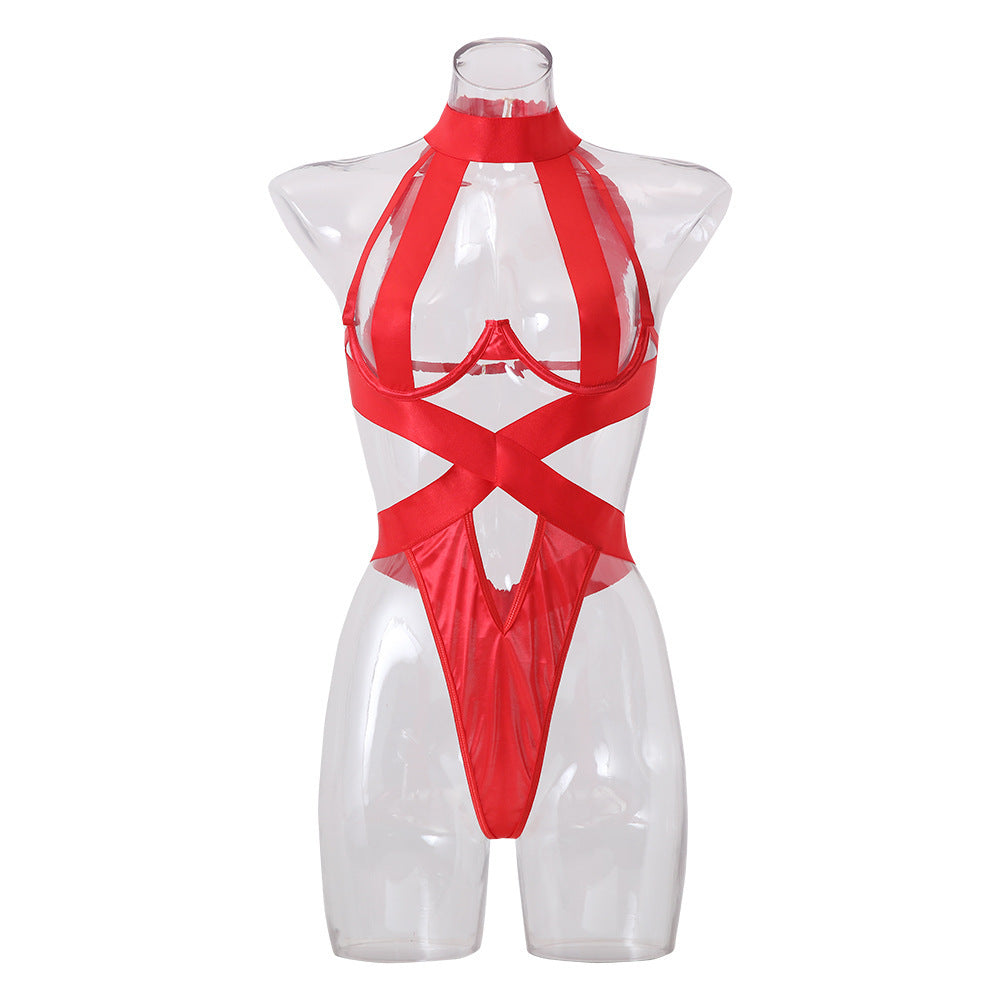 Body Nadine Vermelho NuAuge, frente. Decote halter, com aro, recortes vazados e amarrações sensuais.
